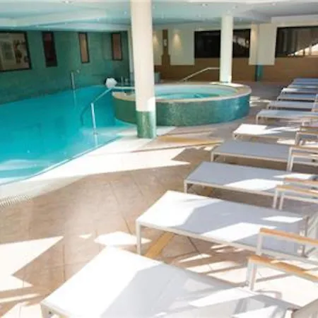La Du Lac- 3 For 6 People *
